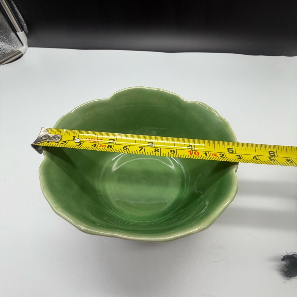 Green Leaf Ceramic Bowl with Matching Plate - Picture 5 of 7